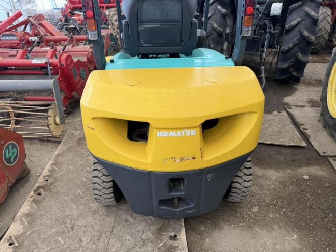 フォークリフトコマツ FD25HW-15 2.5トンディーゼル ヒンジ付き ダブルタイヤ