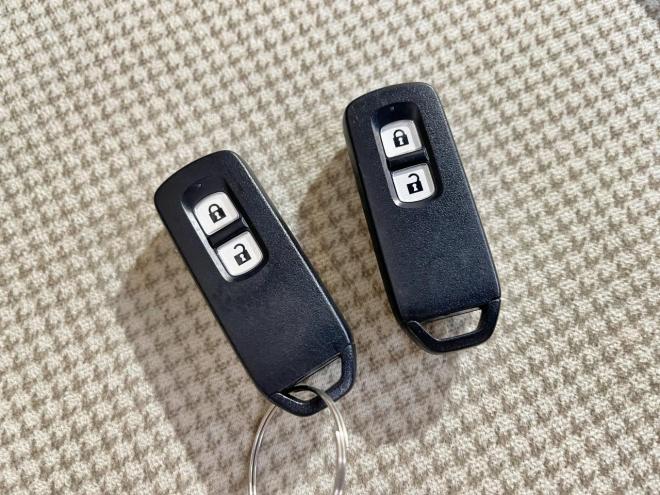 N-ONE660G Lパッケージ 4WD 5年保証 スマキー ETC 夏冬タイヤ 寒冷地仕様 禁煙 車検整備2年付 修復歴無