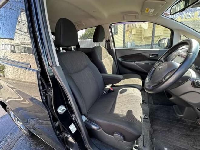 デイズX Vセレクション 4WD　SDナビ　Bluetooth　ワンセグTV　アイドリングストップ　シートヒーター　バックモニター　アランドビューモニター　横滑り防止装置　衝突軽減ブレーキ　社外アルミホイール夏 660