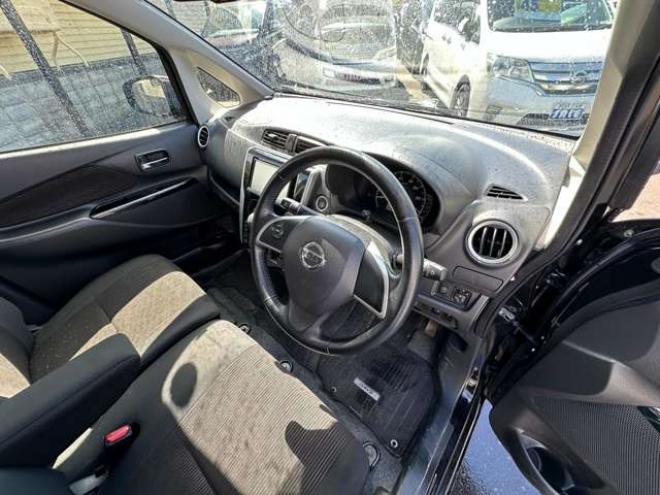 デイズX Vセレクション 4WD　SDナビ　Bluetooth　ワンセグTV　アイドリングストップ　シートヒーター　バックモニター　アランドビューモニター　横滑り防止装置　衝突軽減ブレーキ　社外アルミホイール夏 660