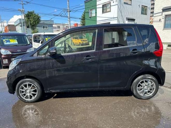 デイズX Vセレクション 4WD　SDナビ　Bluetooth　ワンセグTV　アイドリングストップ　シートヒーター　バックモニター　アランドビューモニター　横滑り防止装置　衝突軽減ブレーキ　社外アルミホイール夏 660