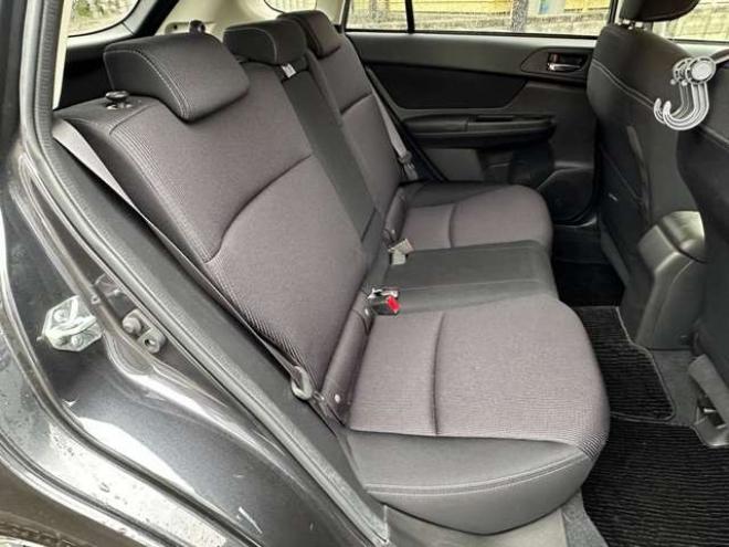インプレッサスポーツ 1.6 i-L 4WD　アイドリングストップ　フォグランプ　横滑り防止装置　社外CDオーディオ　純正アルミホイール夏　社外アルミホイール冬 1600