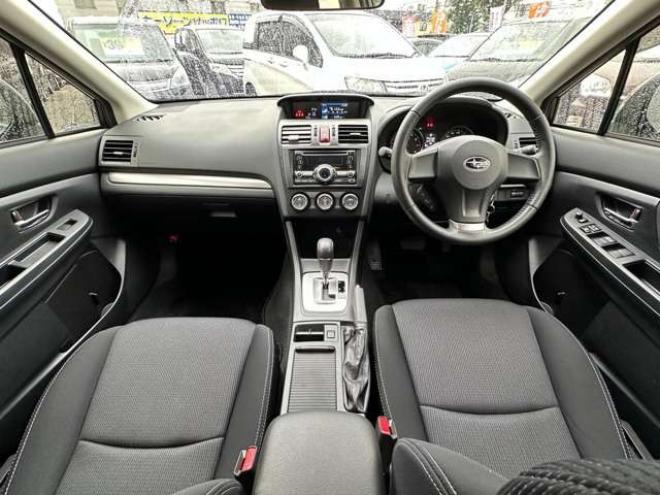 インプレッサスポーツ 1.6 i-L 4WD　アイドリングストップ　フォグランプ　横滑り防止装置　社外CDオーディオ　純正アルミホイール夏　社外アルミホイール冬 1600