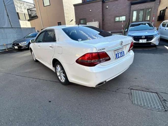 クラウンロイヤル 3.0 ロイヤルサルーン i-Four 4WD　フルセグTV　ナビ　バックモニター　ETC　クルーズコントロール　パワーシート 3000