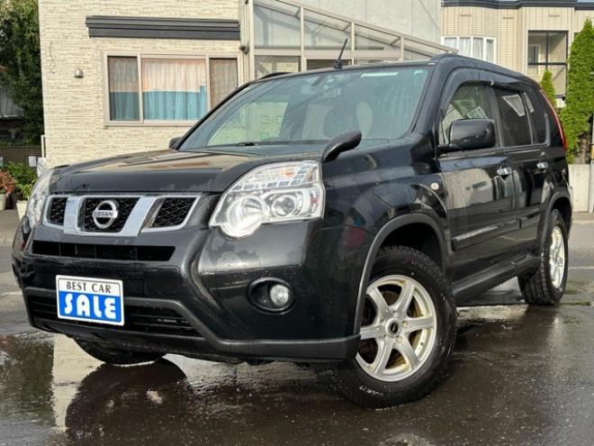 エクストレイル2.0 20X 4WD　純正アルミホイール夏　SDナビ　ETC　前後シートヒーター　ヒルディセントコントロール　4WD切り替スイッチ　社外アルミホイール冬　バックモニター　インテリキー 2000