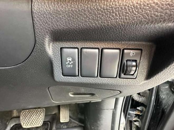 エクストレイル2.0 20X 4WD　純正アルミホイール夏　SDナビ　ETC　前後シートヒーター　ヒルディセントコントロール　4WD切り替スイッチ　社外アルミホイール冬　バックモニター　インテリキー 2000