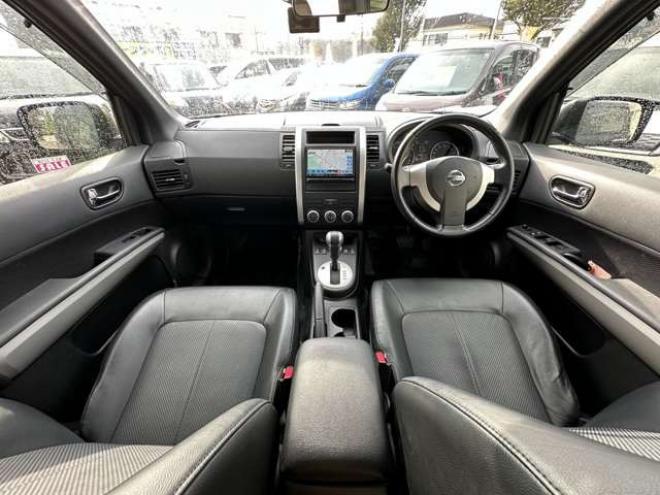 エクストレイル2.0 20X 4WD　純正アルミホイール夏　SDナビ　ETC　前後シートヒーター　ヒルディセントコントロール　4WD切り替スイッチ　社外アルミホイール冬　バックモニター　インテリキー 2000