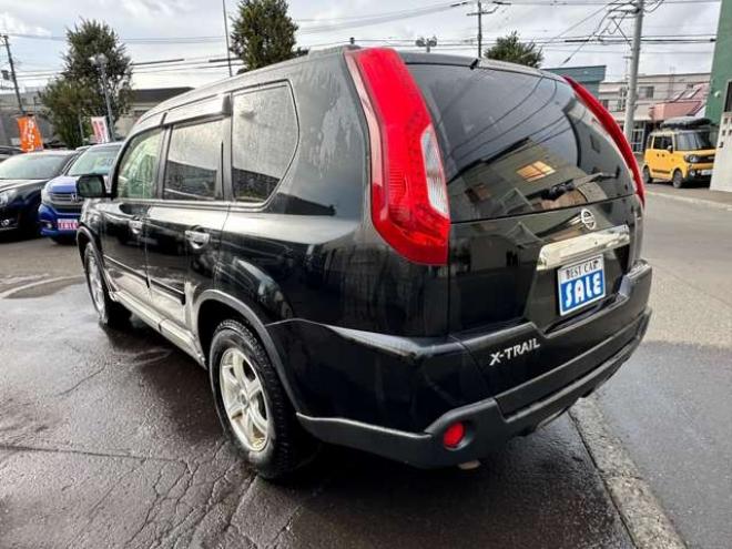 エクストレイル2.0 20X 4WD　純正アルミホイール夏　SDナビ　ETC　前後シートヒーター　ヒルディセントコントロール　4WD切り替スイッチ　社外アルミホイール冬　バックモニター　インテリキー 2000