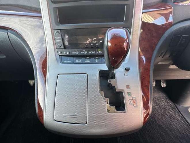 ヴェルファイア2.4 Z プラチナセレクション 4WD　両側パワースライドドア　HDDナビ　フルセグTV　バックモニター　プッシュスタート　横滑り防止装置　コーナーセンサー　パワーバックドア　純正アルミホイール　純正エンンジンスターター 2400