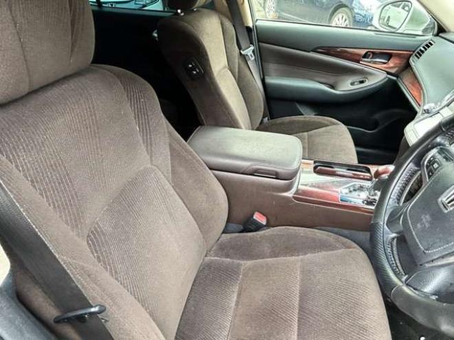 クラウンロイヤル 2.5 ロイヤルサルーン i-Four 4WD　ナビフルセグTVバックモニター　エンジンスターター 2500