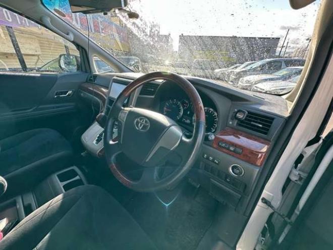 ヴェルファイア2.4 Z プラチナセレクションII 4WD　HDDナビ　ワンセグ　両側パワースライドドア　パワーバックドア　コーナーセンサー　横滑り防止装置　ビルトインETC 社外アルミホイール夏　バックモニター　社外エンジンスターター　プッシュスタート 2400