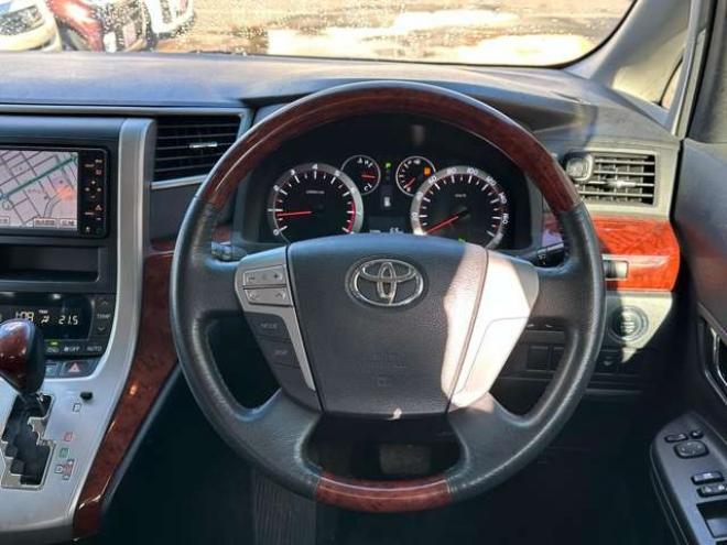 ヴェルファイア2.4 Z プラチナセレクションII 4WD　HDDナビ　ワンセグ　両側パワースライドドア　パワーバックドア　コーナーセンサー　横滑り防止装置　ビルトインETC 社外アルミホイール夏　バックモニター　社外エンジンスターター　プッシュスタート 2400