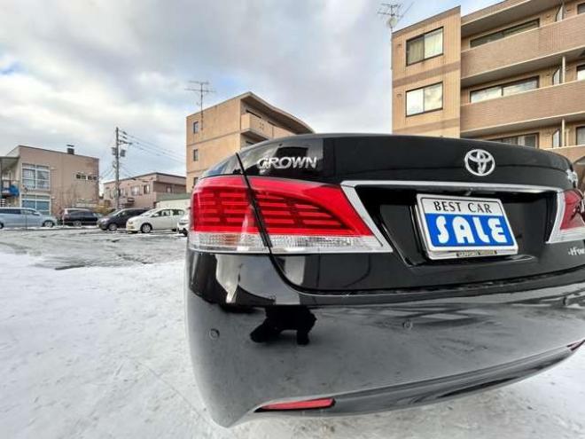 クラウンロイヤル 2.5 ロイヤル i-Four 4WD　ナビバックモニターフルセグTV　エンジンスターター　夏冬タイヤ付き　クルーズコントロール 2500