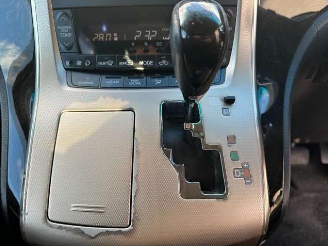 ヴェルファイア2.4 Z プラチナセレクションII タイプゴールド 4WD　両側パワースライドドア　Bluetooth　ALPINEフリップダウンモニター　イクリプスナビ　パワーバックドア　ETC　社外アルミホイール冬　バックカメラ　横滑り防止装置　コーナセンサー　プッシュスタート 2400