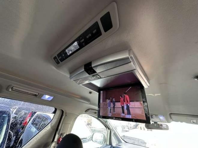 ヴェルファイア2.4 Z プラチナセレクションII タイプゴールド 4WD　両側パワースライドドア　Bluetooth　ALPINEフリップダウンモニター　イクリプスナビ　パワーバックドア　ETC　社外アルミホイール冬　バックカメラ　横滑り防止装置　コーナセンサー　プッシュスタート 2400