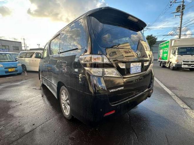 ヴェルファイア2.4 Z プラチナセレクションII タイプゴールド 4WD　両側パワースライドドア　ナビ　ワンセグ　プッシュスタート　横滑り防止装置　コーナーセンサー　パワーバックドア　純正18インチアルミホイール夏　社外アルミホイール冬　バックモニター 2400