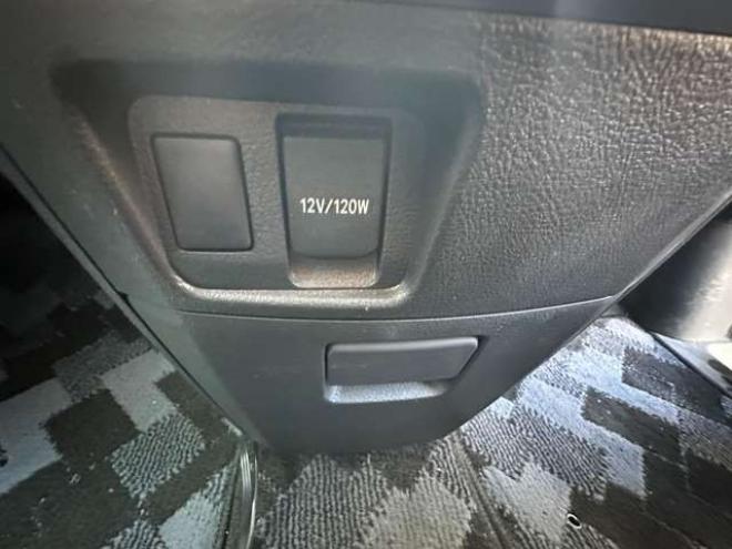 ヴェルファイア2.4 Z 4WD　両側パワースライドドア　寒冷地仕様　社外ナビ　ワンセグTV ETC　横滑り防止装置　コーナーセンサー　プッシュスタート　パワーバックドア　純正18インチアルミホイール夏　社外アルミホイール冬　バックカメラ 2400