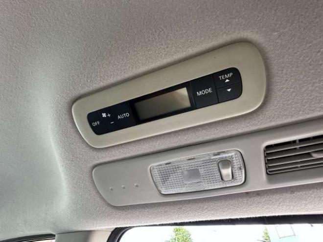 セレナ2.0 ハイウェイスター Vセレクション 4WD　両側ワンタッチオートスライドドア　アイドリングトップ　横滑り防止装置　プッシュスタート　クルーズコントロール　社外アルミホイール夏 2000