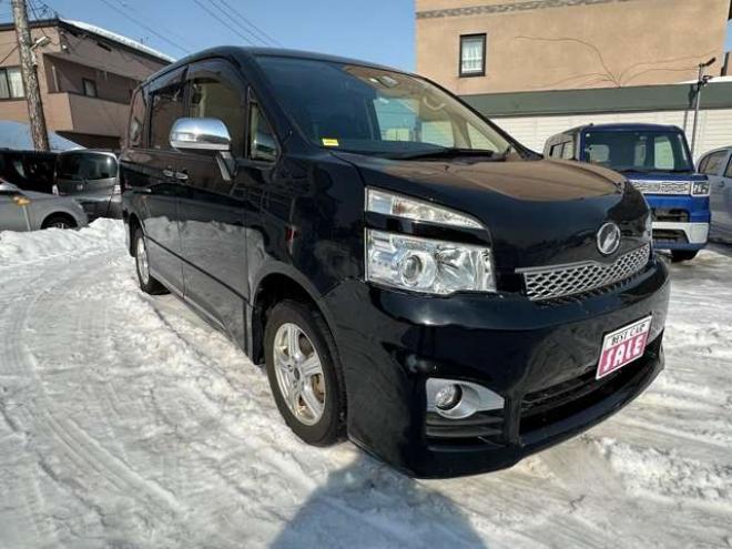 ヴォクシー2.0 ZS 4WD　両側パワースライドドア　プッススタート 2000