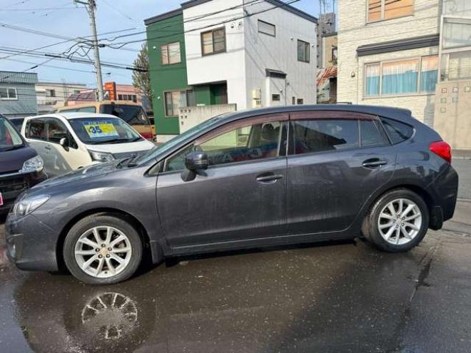 インプレッサスポーツ 2.0 i アイサイト 4WD　プッシュスタート　アイドリングトップ　横滑り防止　ETC　レーンキープアシスト　衝突軽減ブレーキ　コーナーセンサー　純正アルミホイール夏　クルーズコントロール 2000