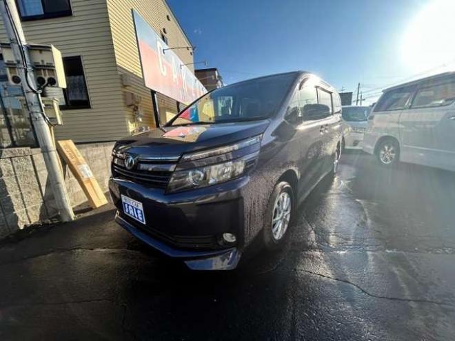 ヴォクシー2.0 X 4WD　電動スライドドア　冬タイヤセット　ドラレコ　アクセル踏み間違い防止装置 ナビTVバックモニター 2000