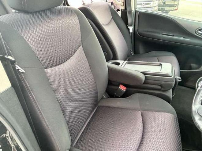 セレナ2.0 ハイウェイスター 4WD　ナビTVバックモニタークルーズコントロール 2000