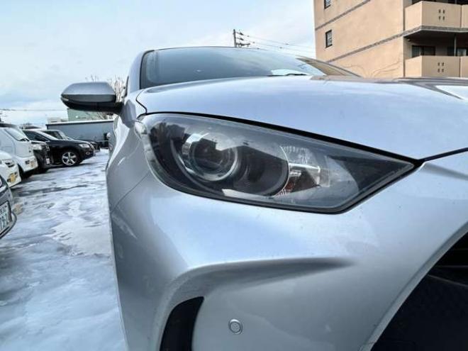 ヤリス1.5 X 4WD　衝突安全ボディー　オートライト　ナビバックモニター　ETC　衝突軽減ブレーキシステム　　レーンアシスト 1500