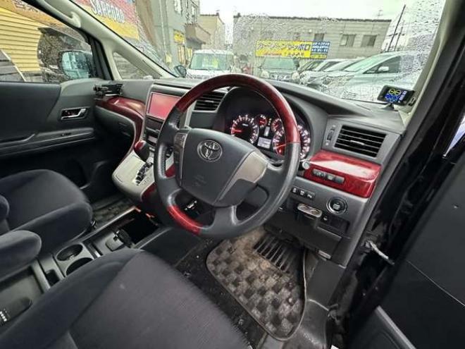 ヴェルファイア2.4 Z 4WD　HDDナビ　Bluetooth　地デジ　両側パワースライドドア　フリップダウンモンター　プッシュスタート　横滑り防止装置　コーナーセンサー　ETC　　社外アルミホイール夏　バックモニター 2400