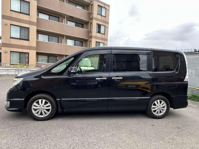 セレナ2.0 ハイウェイスター 4WD　左側パワースライドドア　Bluetooth 2000