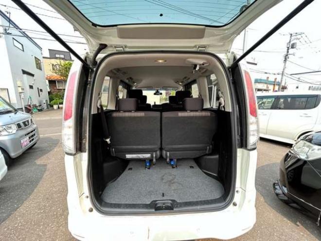 セレナ2.0 ハイウェイスター Vセレクション+SafetyII 4WD　 2000