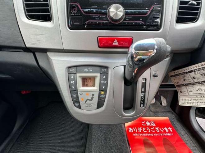 ムーヴカスタム X 4WD　社外CDオーディオ　純正アルミホイール夏　プッシュスタート　キーレスキー 660