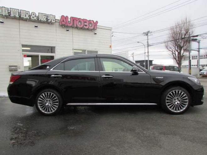 マジェスタ2.5 Four 4WD　プリクラッシュセーフティー/純正ナビ/フルセグTV/バックカメラ/LEDヘッドライト/ビルトインETC/全席シートヒーター/パワーシート/グリップヒーター/レーダークルーズコントロール 2500