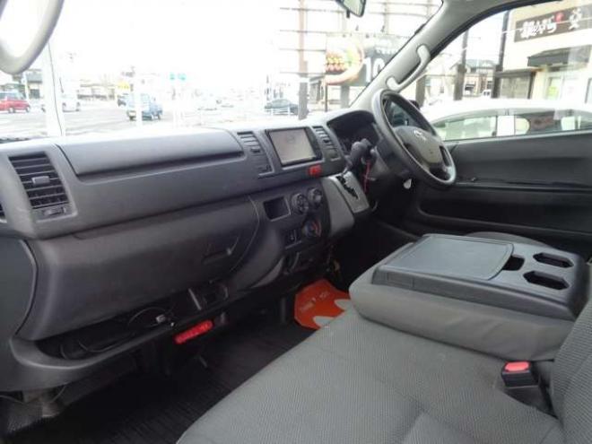 ハイエースバン2.8 DX ロング ディーゼルターボ 4WD　寒冷地仕様　415COBRA　丸目ヘッドライトキット　サファイアフロントリップスポイラー　ENCB16インチアルミ　トーヨーオープンカントリー　リアヒーター　リアエアコン 2800