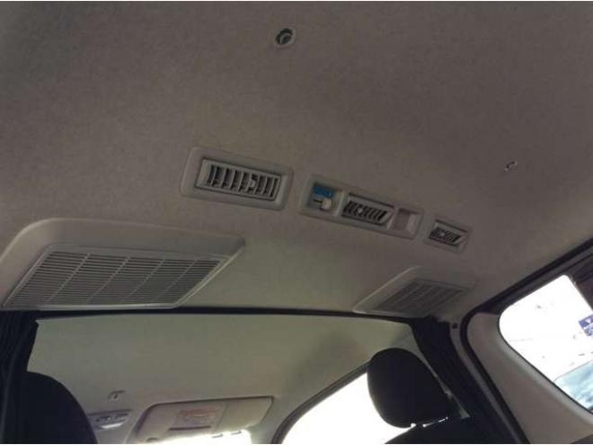 ハイエースバン2.8 スーパーGL ロング ディーゼルターボ 4WD　リアヒーター&クーラー　プッシュスタート　スマキー　ステアリングスイッチ　オートハイビーム　パノラミックビューモニター　純正ナビ　フルセグTV　ドラレコ　ETC　インナーミラー　横滑り防止　フロントフォグ 2800