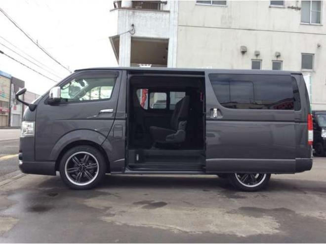 ハイエースバン2.8 スーパーGL ロング ディーゼルターボ 4WD　リアヒーター&クーラー　プッシュスタート　スマキー　ステアリングスイッチ　オートハイビーム　パノラミックビューモニター　純正ナビ　フルセグTV　ドラレコ　ETC　インナーミラー　横滑り防止　フロントフォグ 2800