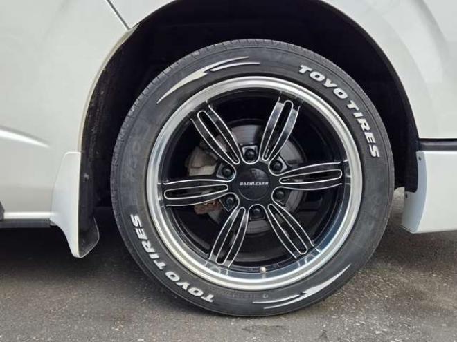 ハイエースバン2.7 スーパーGL ダークプライム ワイド ミドルルーフ ロングボディ 4WD　4WD　寒冷地仕様　両側パワスラ　スマキー　プッシュスタート　リアヒーター&クーラー　アルパインインナーミラー&フリップダウンモニター　社外メモリナビ　フルセグTV　ETC　ベッドキッド　Bカメラ 2700
