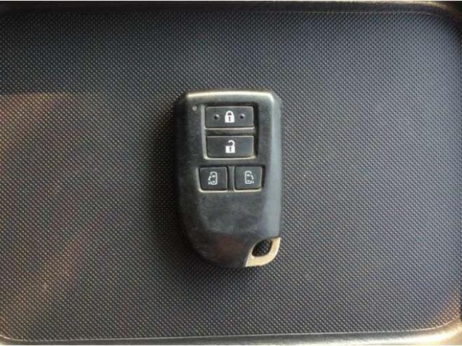 ハイエースバン2.7 スーパーGL ダークプライム ワイド ミドルルーフ ロングボディ 4WD　4WD　寒冷地仕様　両側パワスラ　スマキー　プッシュスタート　リアヒーター&クーラー　アルパインインナーミラー&フリップダウンモニター　社外メモリナビ　フルセグTV　ETC　ベッドキッド　Bカメラ 2700