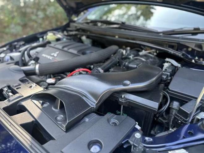 ギャランフォルティス 2.0 ラリーアート 4WD　社外ナビ　フルセグ　バックカメラ　ドラレコ　パワーウィンドウ　パワステ　ABS　キーレスエントリー　盗難防止装置　　クルーズコントロール 2000