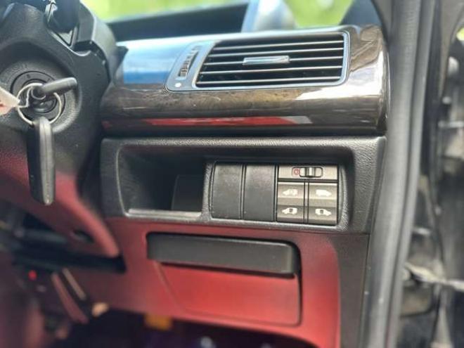 エリシオン2.4 G エアロ HDDナビスペシャルパッケージ 4WD　ABS　バックカメラ　盗難防止装置　エアコン　パワステ　パワーウィンドウ　HDDナビ　ETC　キーレス　3列シート　両側電動スライドドア　アルミホイール　DVD再生　CD　フォグランプ 2400