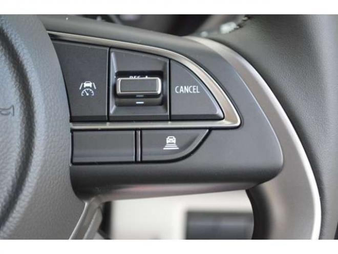 スイフト1.2 ハイブリッド MZ 4WD　ワンオーナー車ハイブリッド4WDセーフティサポート搭載スズキコネクト対応通信機装着車9インチディスプレイオーディオ電動パーキングブレーキアダプティブクルーズコントロールLEDライト 1200