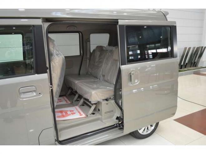 エブリィワゴン PZターボ 4WD　届出済未使用車4WDターボハイルーフスズキセーフティサポート純正バックカメラ付ディスプレイオーディオ左オートスライドドアハイビームアシストLEDライト横滑り防止装置シートヒーター 660