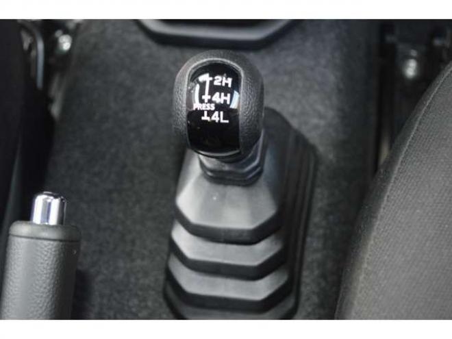 ジムニーXC 4WD　ワンオーナー車5速マニュアル4WDターボセーフティサポート搭載8インチナビTVドライブレコーダーLEDライトETCクルーズコントロール純正マットフラップ 660