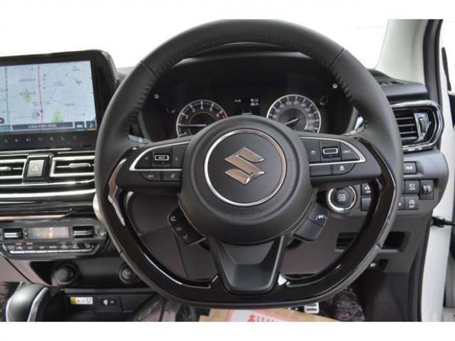 フロンクス1.5 4WD　ハイブリット4WDセーフティサポート搭載4WDスズキコネクト対応通信機装着車アダプティブクルーズコントロール全方位モニター付き9インチナビTVバックカメラハイビームアシストLEDライト 登録済未使用車 1500