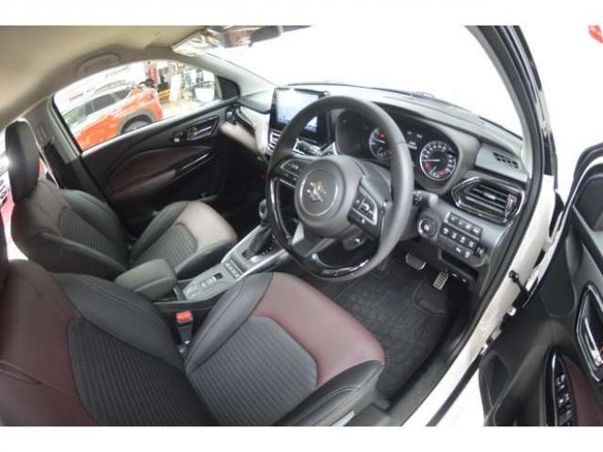 フロンクス1.5 4WD　ハイブリット4WDセーフティサポート搭載4WDスズキコネクト対応通信機装着車アダプティブクルーズコントロール全方位モニター付き9インチナビTVバックカメラハイビームアシストLEDライト 登録済未使用車 1500