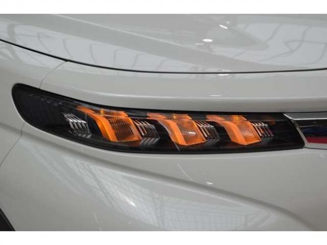 フロンクス1.5 4WD　ハイブリット4WDセーフティサポート搭載4WDスズキコネクト対応通信機装着車アダプティブクルーズコントロール全方位モニター付き9インチナビTVバックカメラハイビームアシストLEDライト 登録済未使用車 1500