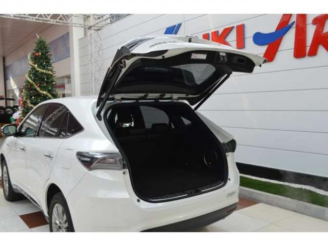 ハリアー2.5 ハイブリッド E-Four プレミアム アドバンストパッケージ 4WD　ワンオーナー車プリクラッシュセーフティ横滑り防止装置ハーフレザーシート全方位モニター付8インチナビ純正ナビTVバックカメラLEDライトETCクルーズコントロールパワーバックドア 2500