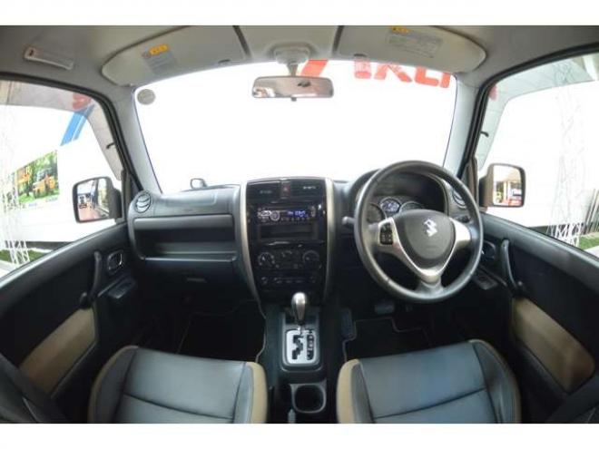 ジムニーランドベンチャー 4WD　ワンオーナー特別仕様車4WDターボCDハーフレザーシートヒーターウインカーミラーヒーター 660