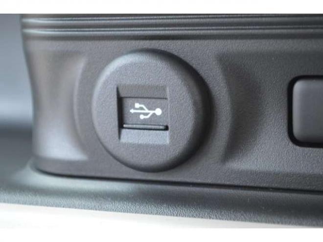 ワゴンRスマイルハイブリッド X 4WD　クリームコーデセーフティサポートスズキコネクト対応9インチ全方位ナビLEDハイブリット4WDセーフティサポート搭載アイドリングストップハイビームアシストLEDライト両側オートスライドドアパーキングセンサー 登録済未使用車 660