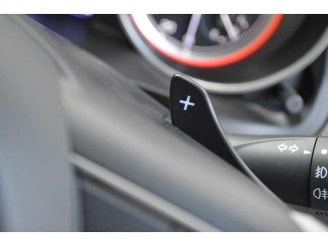 スイフト1.2 ハイブリッド RS セーフティパッケージ装着車 4WD　ワンオーナー車ハイブリッド4WDパドルシフトセーフティサポート搭載アイドリングストップ全方位モニター付8インチナビTVバックカメラLEDライトアダプティブクルーズコントロールドラレコ 1200