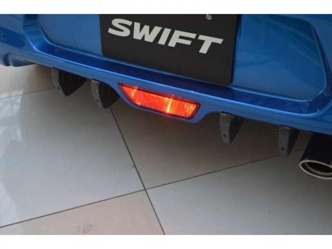 スイフト1.2 ハイブリッド RS セーフティパッケージ装着車 4WD　ワンオーナー車ハイブリッド4WDパドルシフトセーフティサポート搭載アイドリングストップ全方位モニター付8インチナビTVバックカメラLEDライトアダプティブクルーズコントロールドラレコ 1200